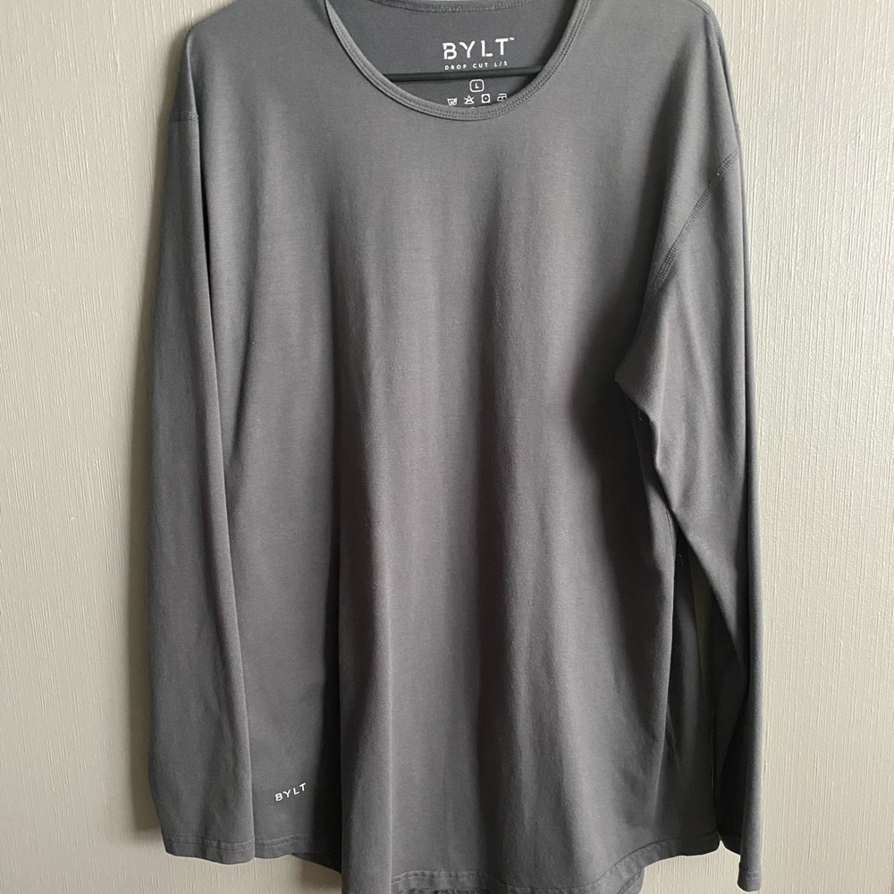 Men’s BYLT charcoal long sleeve top size large